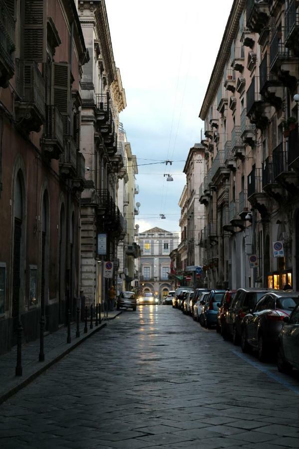 Sake Family Suite - Xl Apartment In The Heart Of The City Catania Exterior photo