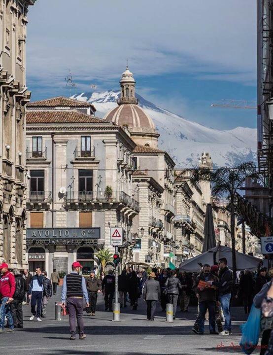 Sake Family Suite - Xl Apartment In The Heart Of The City Catania Exterior photo